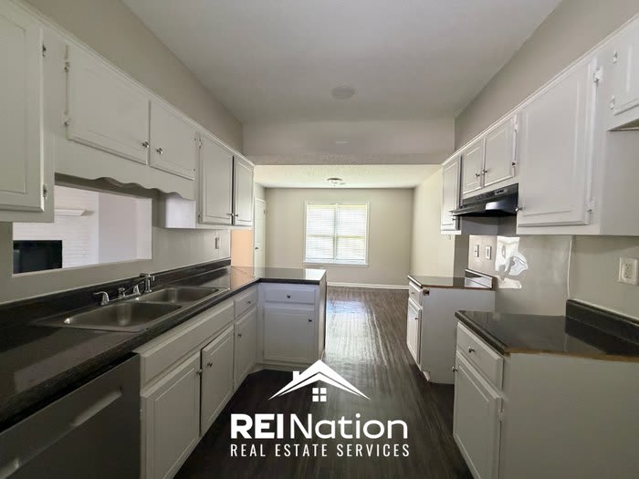 6911 Daneman Drive – photo 3