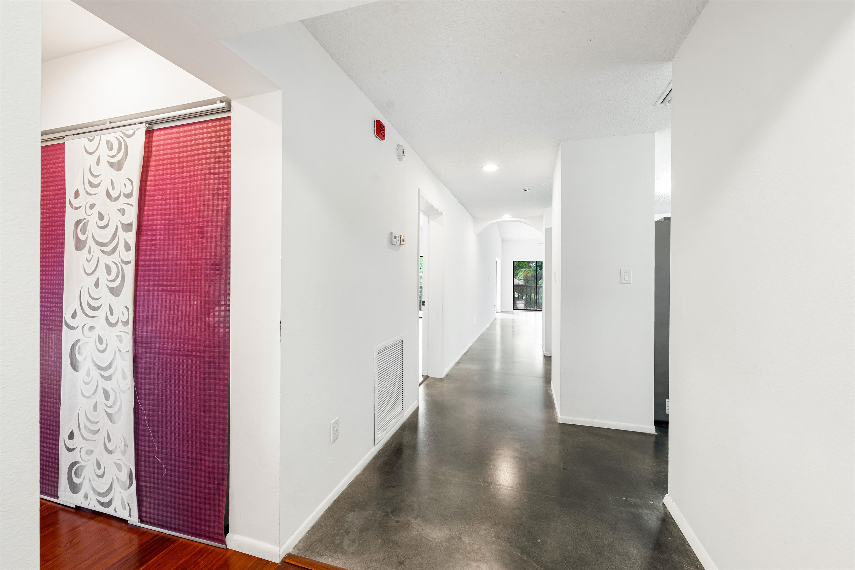 800 Hudson Avenue – photo 5