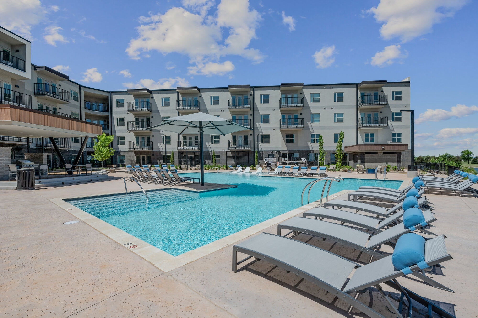 BroadVue Apartments – photo 3
