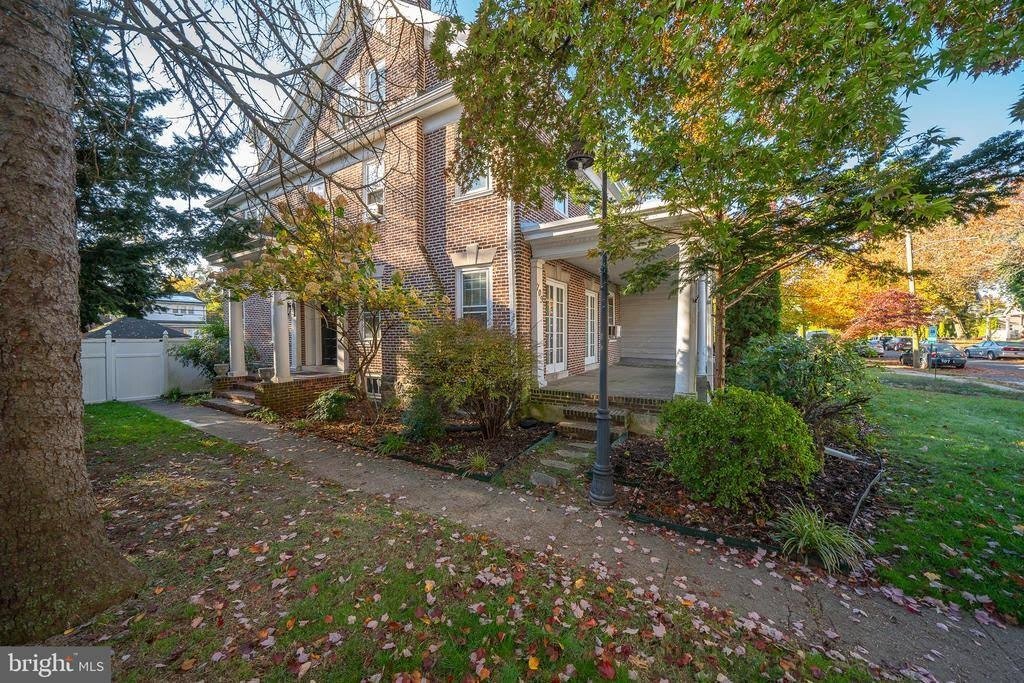709 East 20TH Street – photo 2