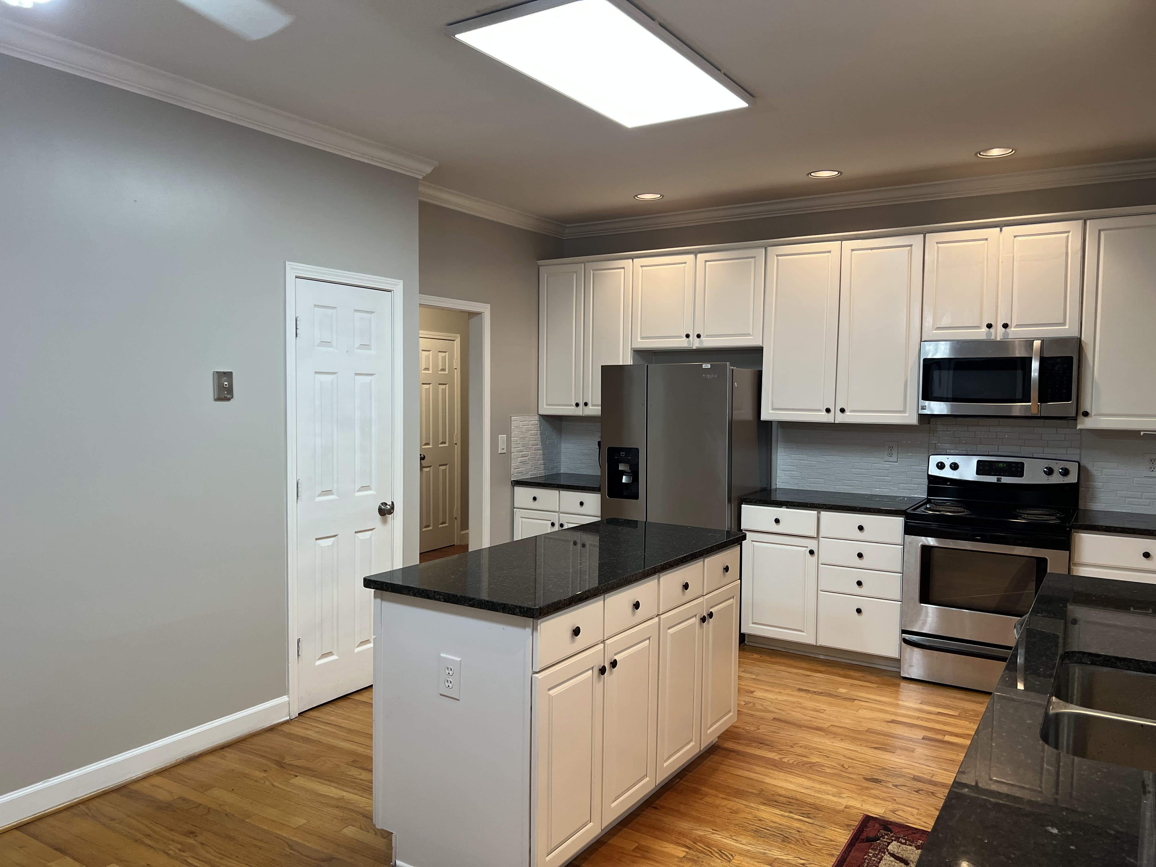 601 Southdale Cir – photo 5