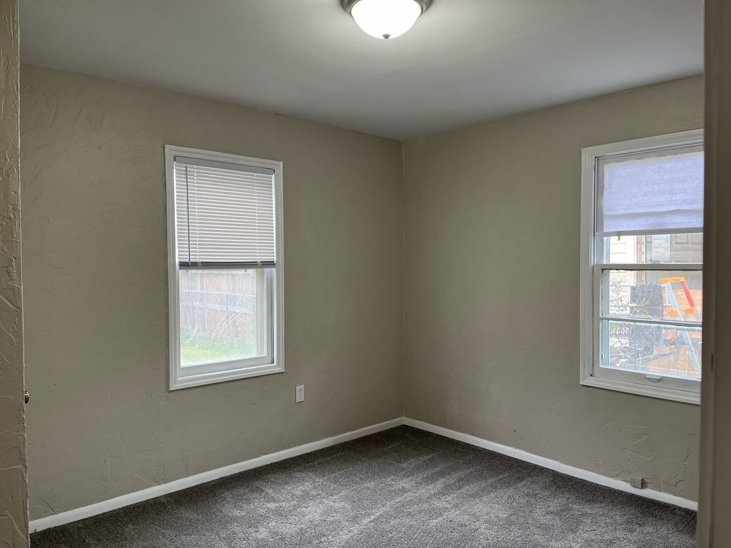 Coming Soon! West side home with 3 Beds/1.5 Baths & 2 car garage! – photo 4