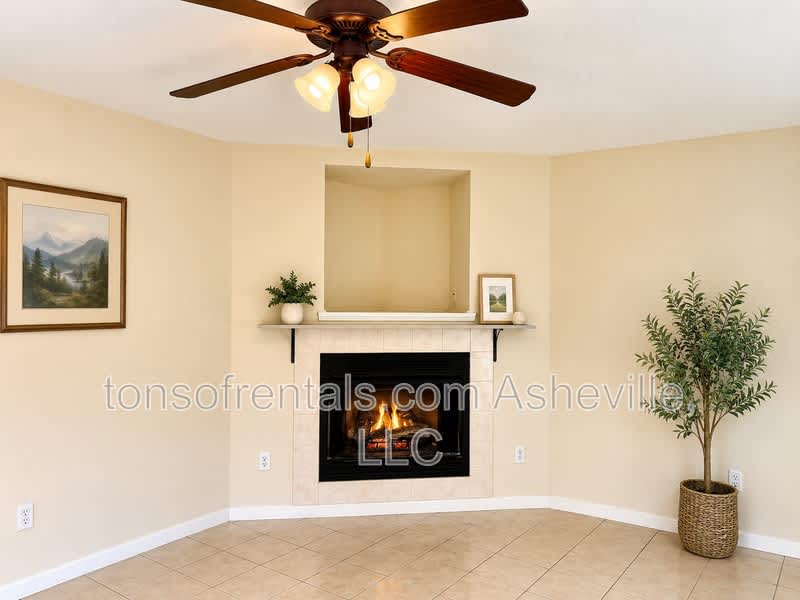28 Rotunda Circle – photo 3