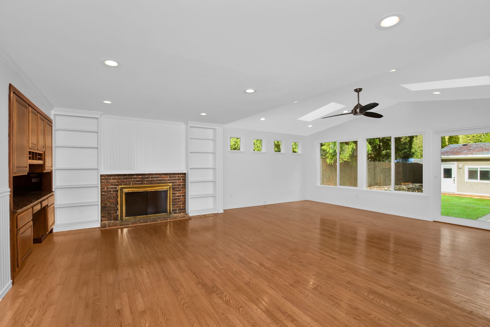 South Rose Hill 4 Bedroom with Entertainment Deck – photo 1