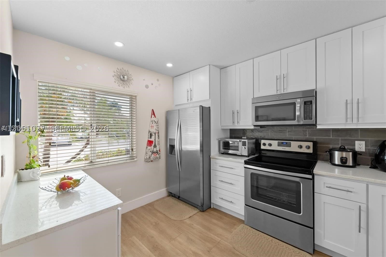 542 NW 208th Ter – photo 3