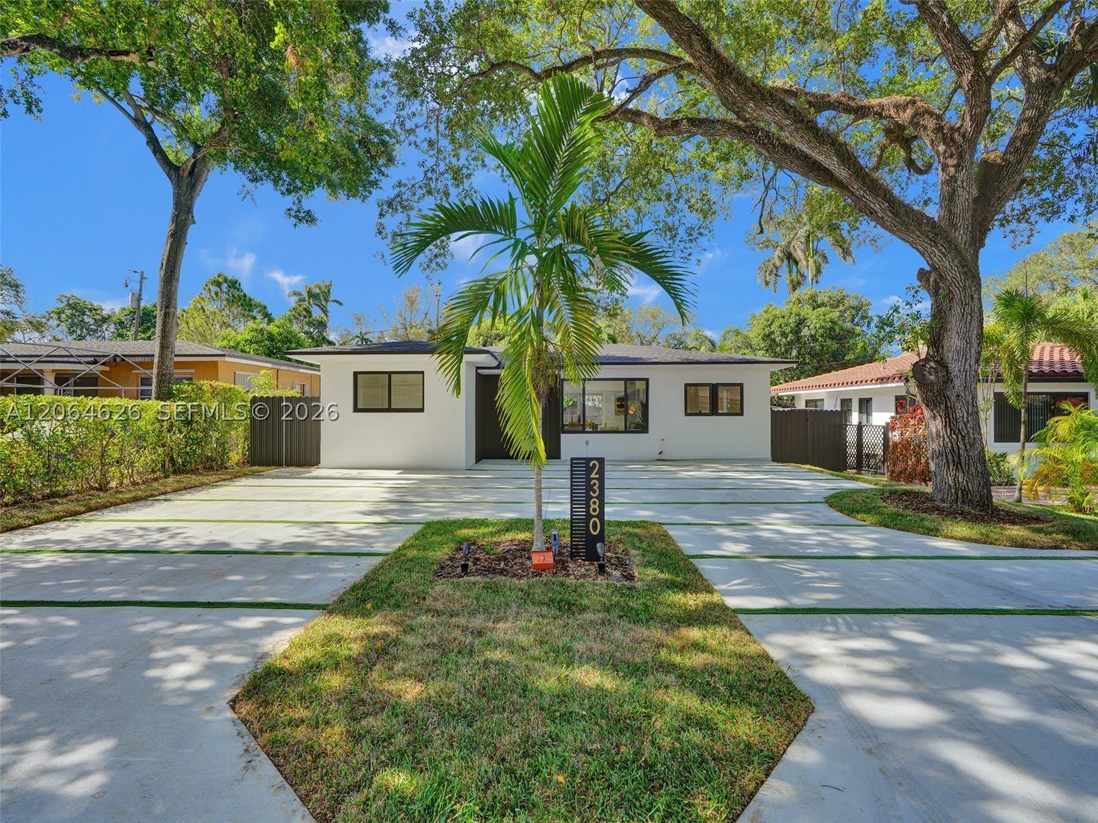 2380 NE 184th Ter – photo 2