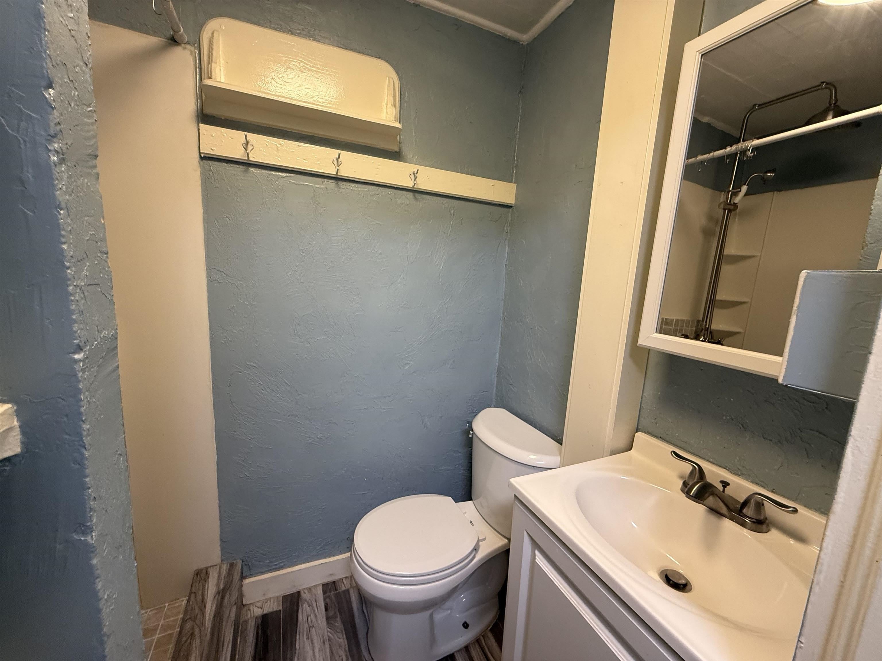 1316 Aintree Lane – photo 4