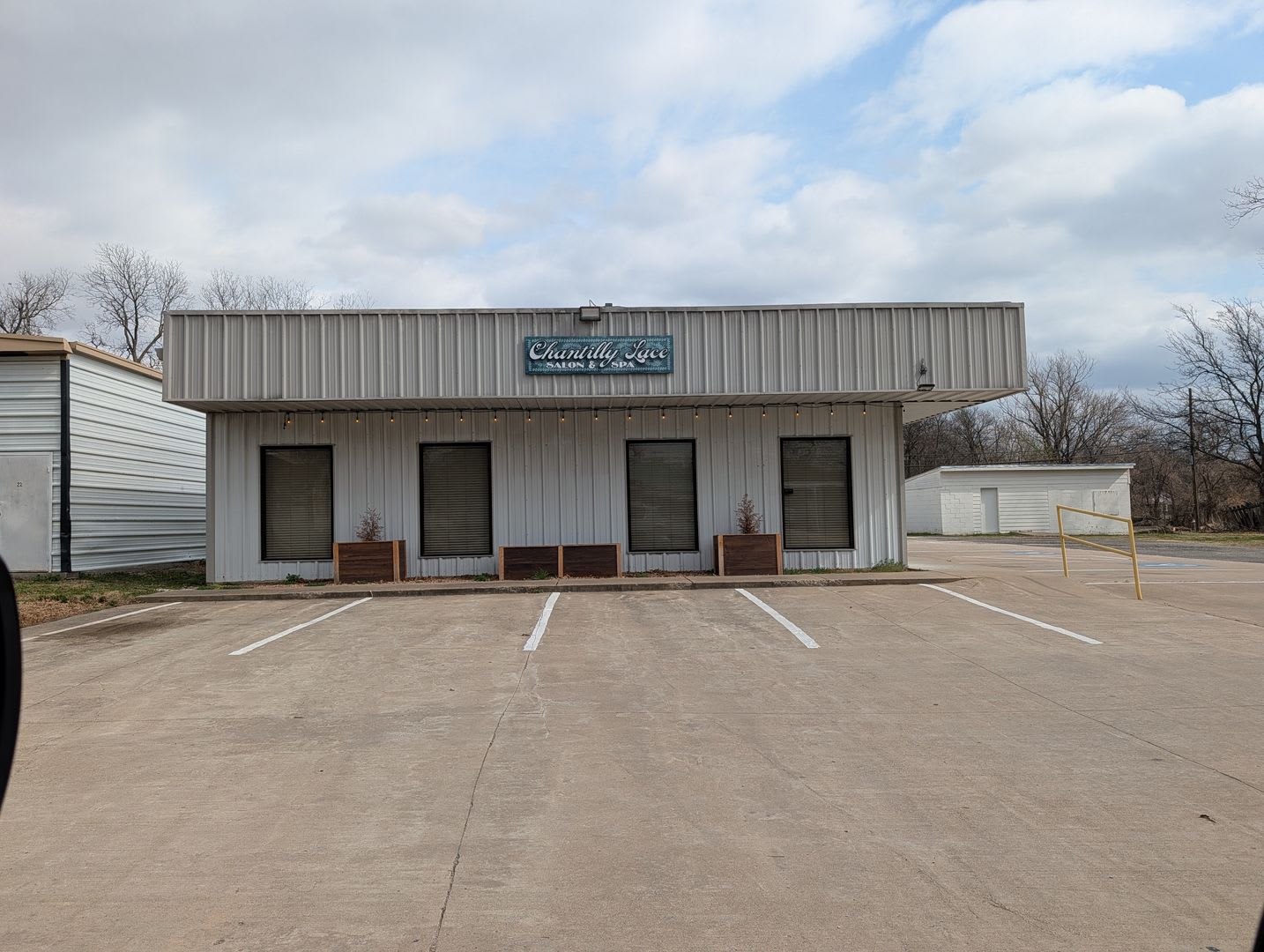 Office Retail Commercial Space In Pryor – photo 1