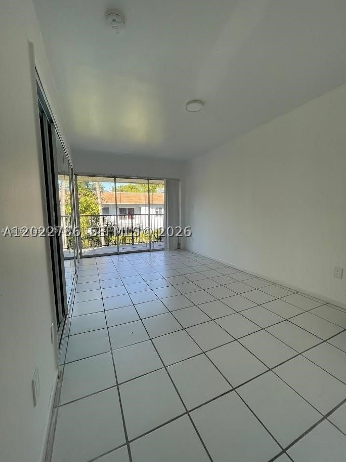 4271 NW 11th St – photo 4
