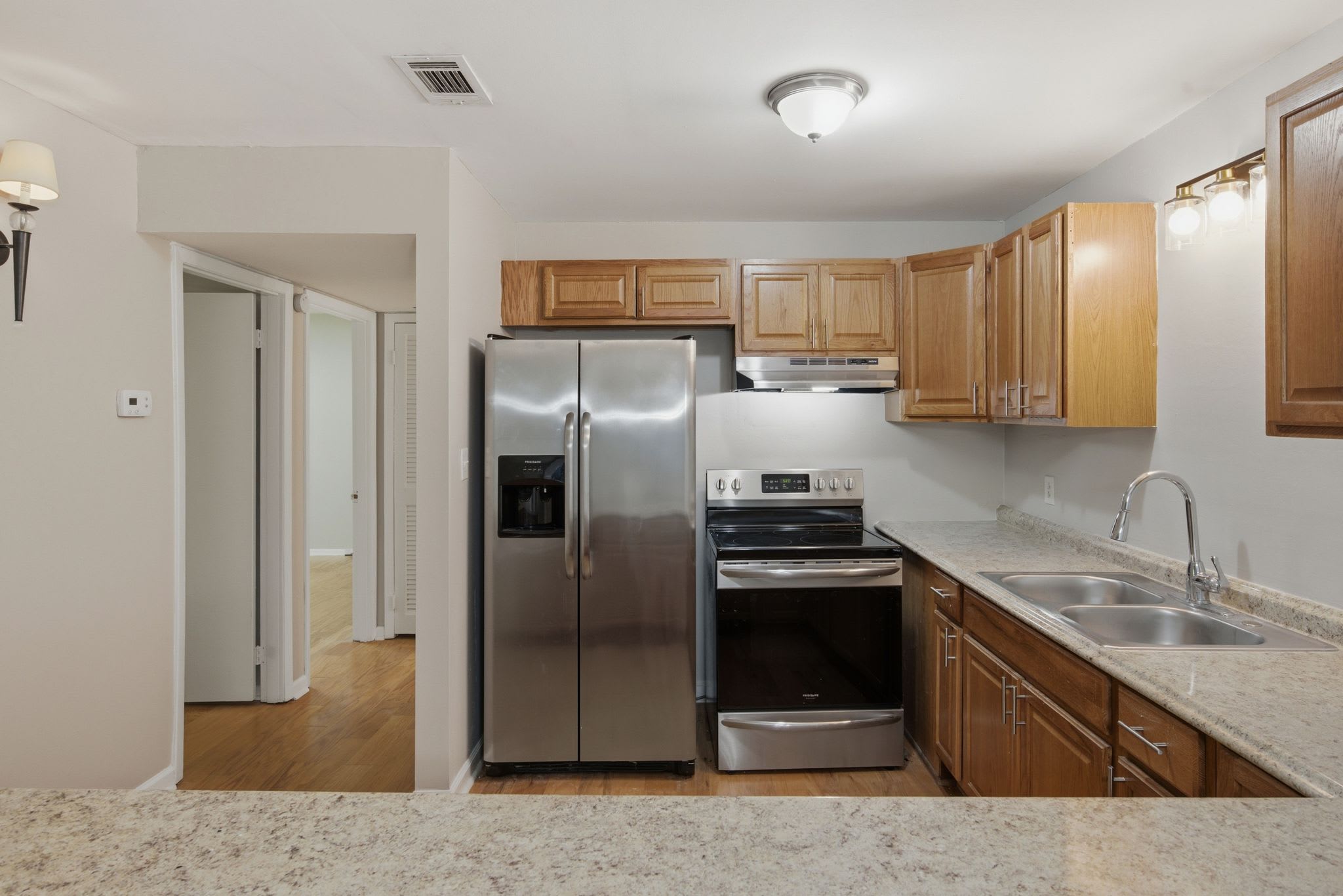 815 Ashlawn Place – photo 3
