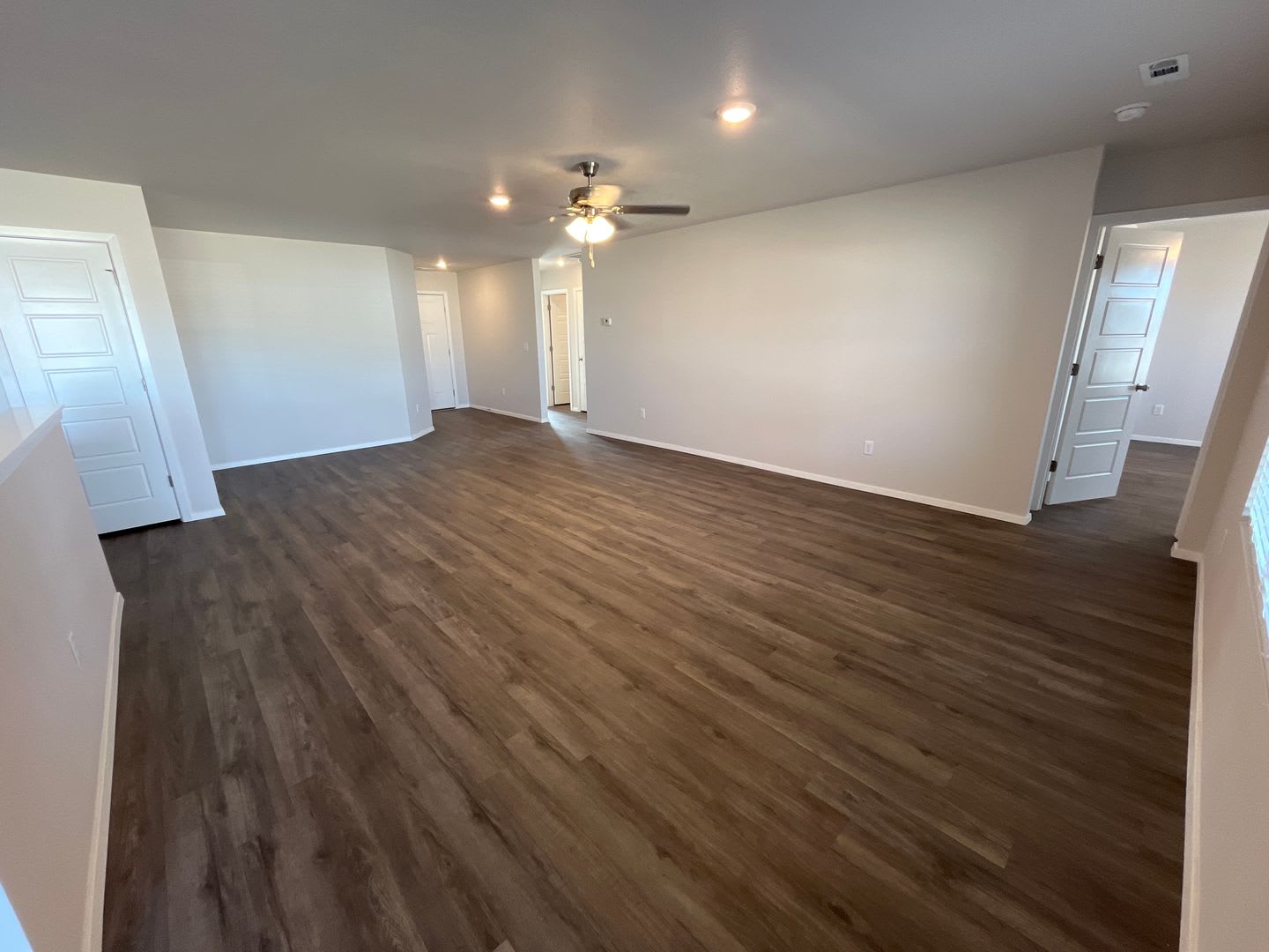 Beautiful 3 Bed, 2 Bath Home in Somerset – Pre-Leasing Now! – photo 5