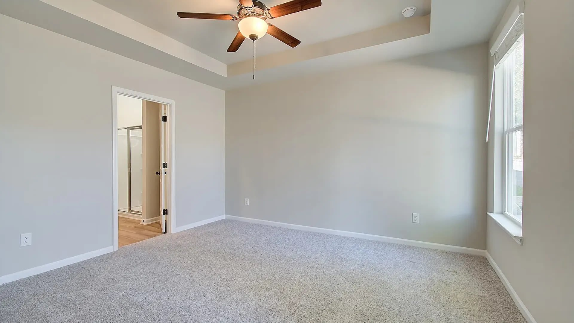 Custom Built 3 Bedroom Home With Bonus Area!!!! – photo 5