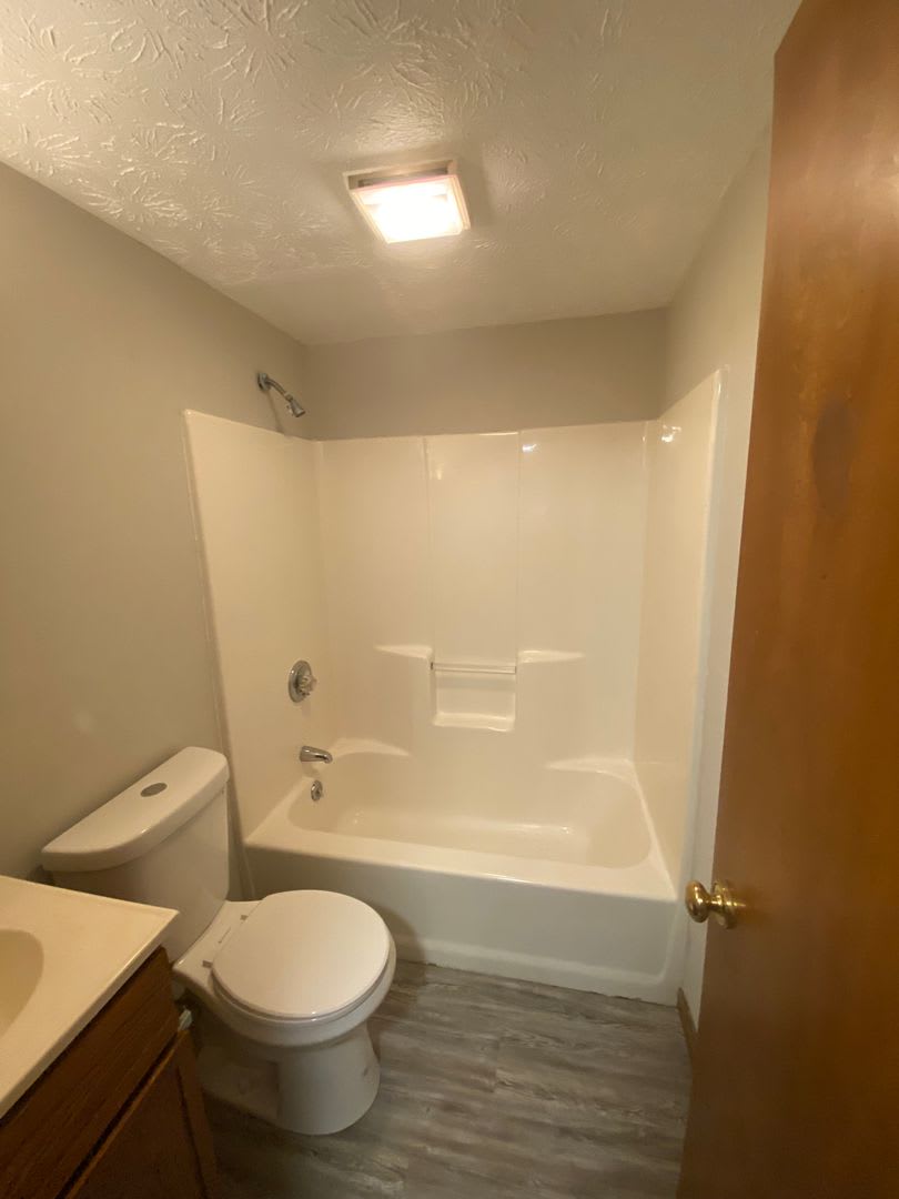 906 Flanders Lane – photo 3