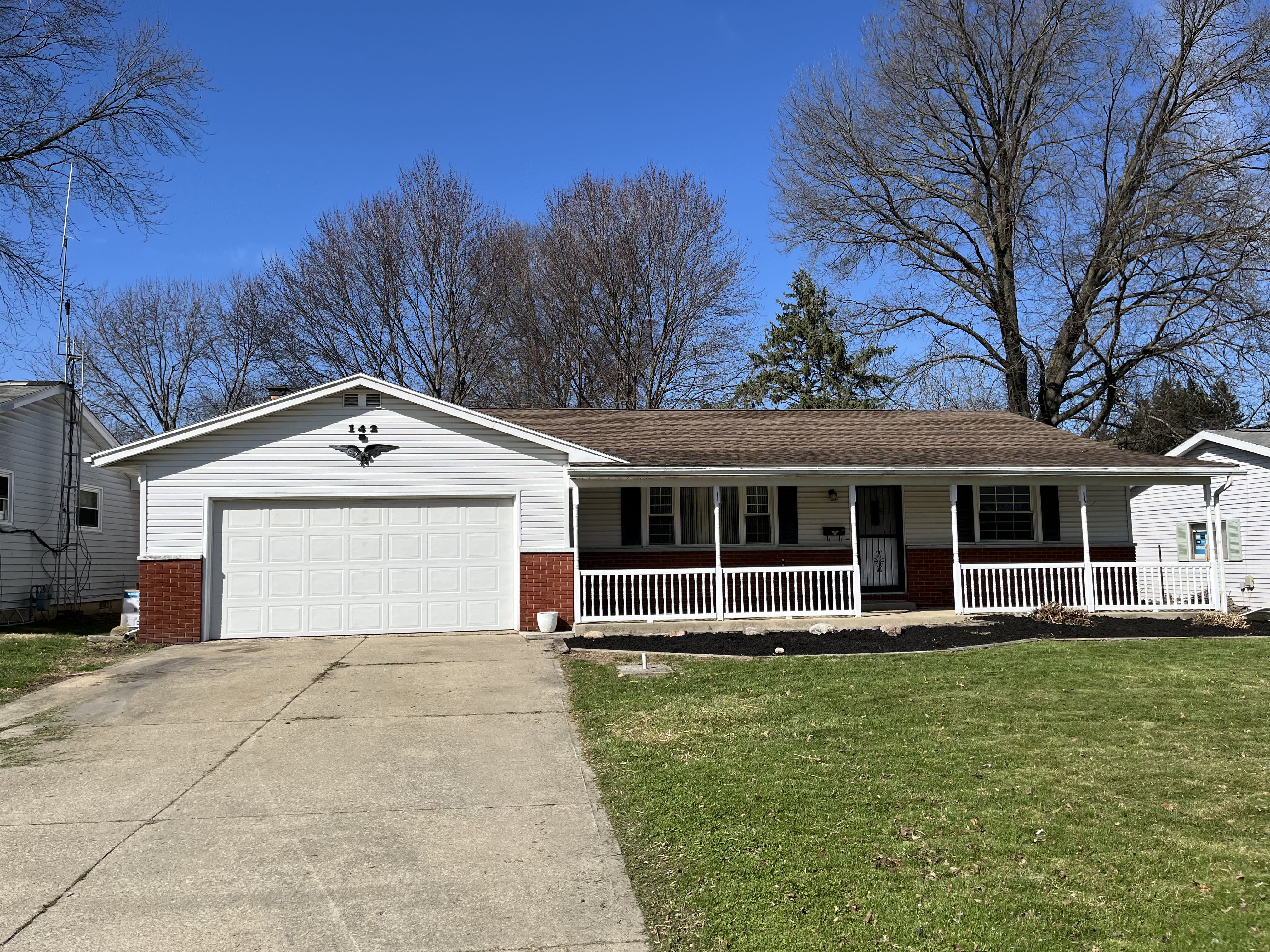 142 Essex Road – photo 1