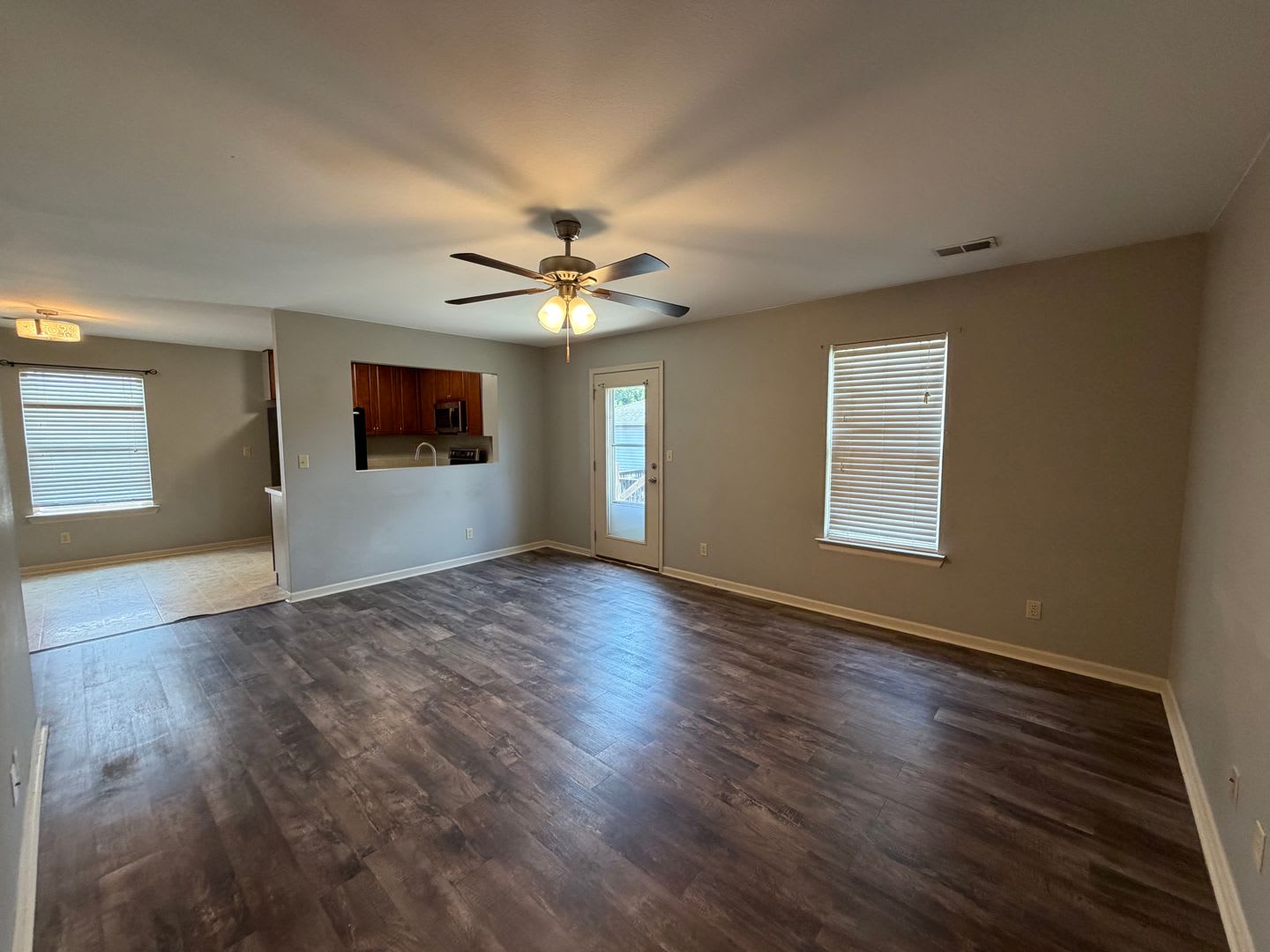 3 Bed 2 Bath home Close to Fort Leonardwood – photo 4