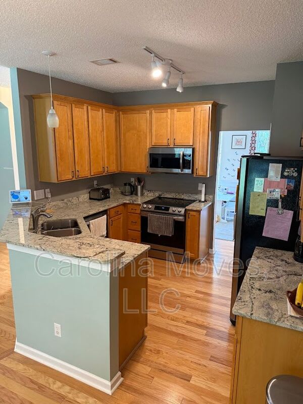 510 Grafton Ct. – photo 2