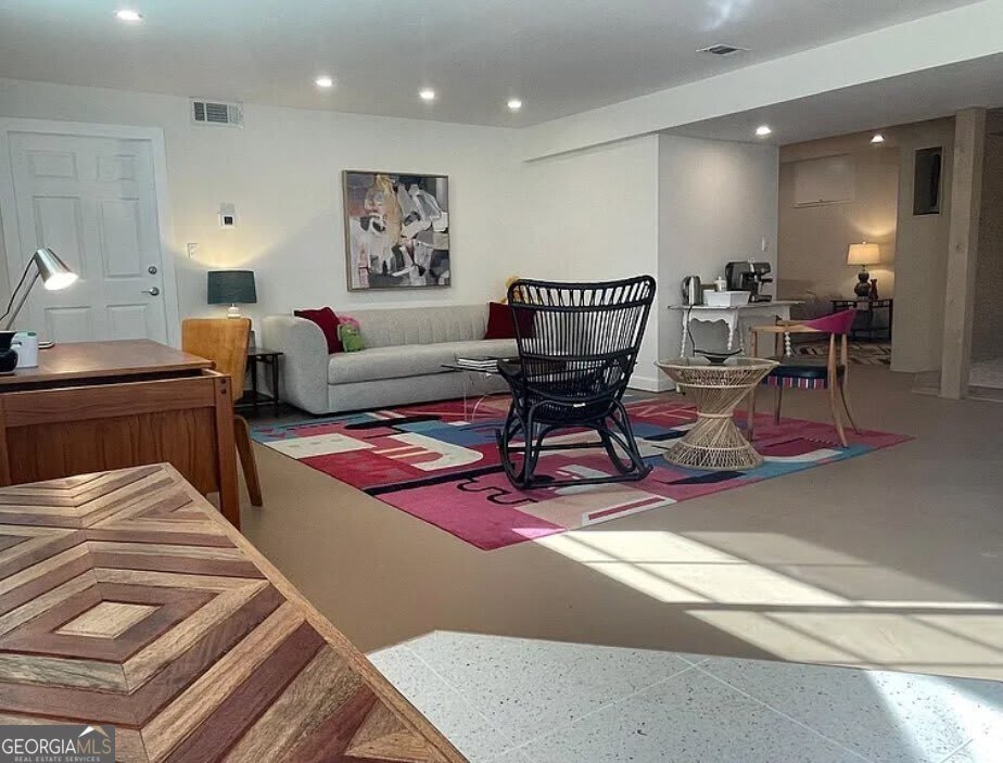 2511 Clairmont Road Ne – photo 1
