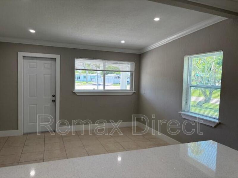 5580 Honeysuckle Drive – photo 2