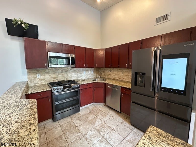 111 Lindsey Ct – photo 2