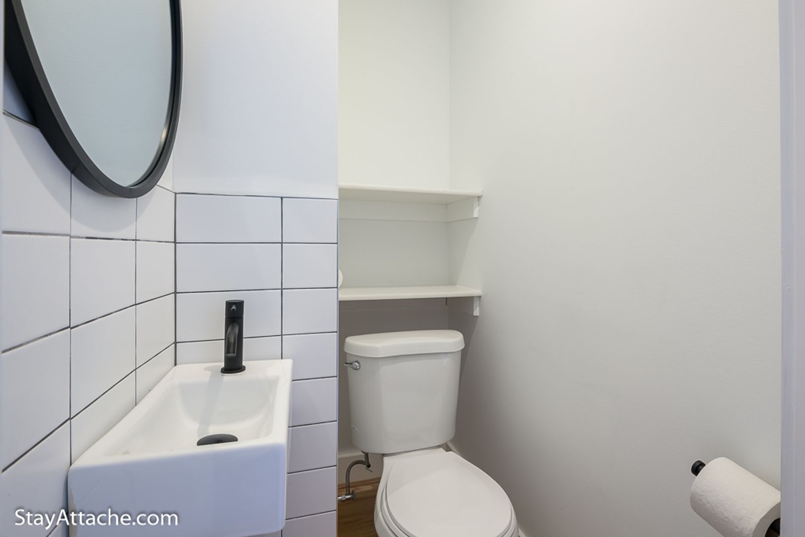 631 Constitution Avenue NE – photo 4