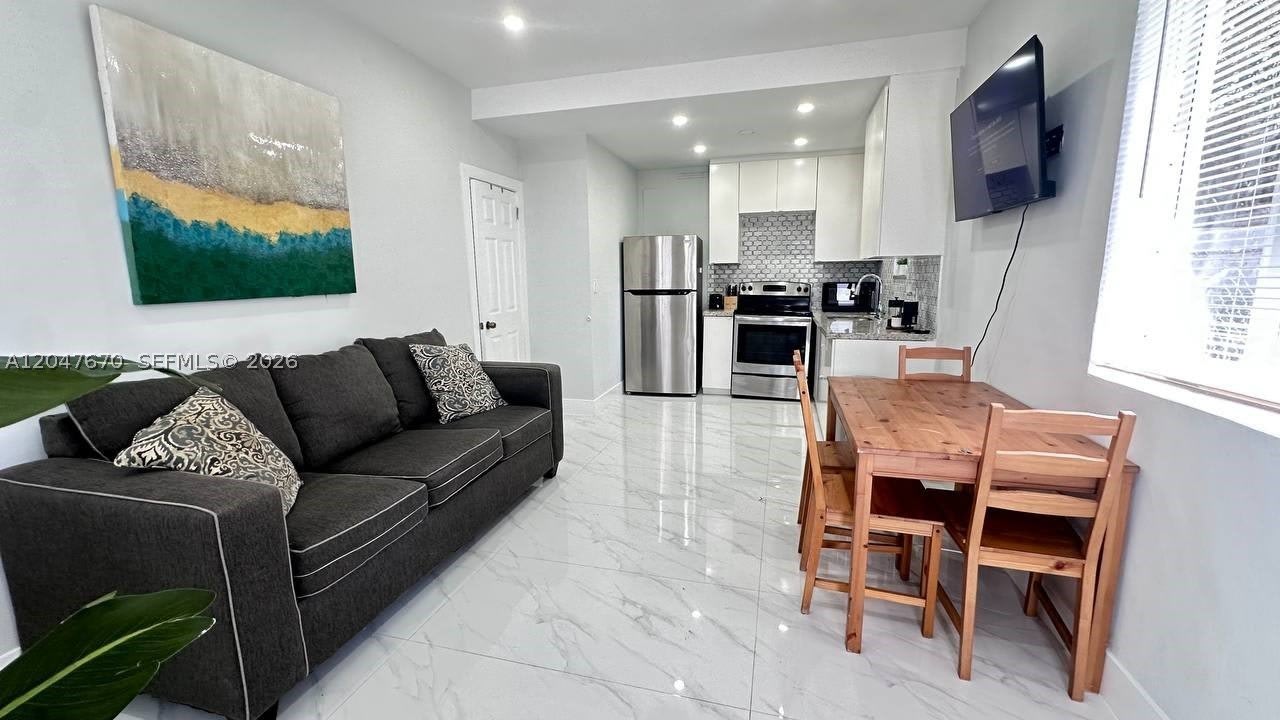 320 Sw 29Th Rd – photo 4