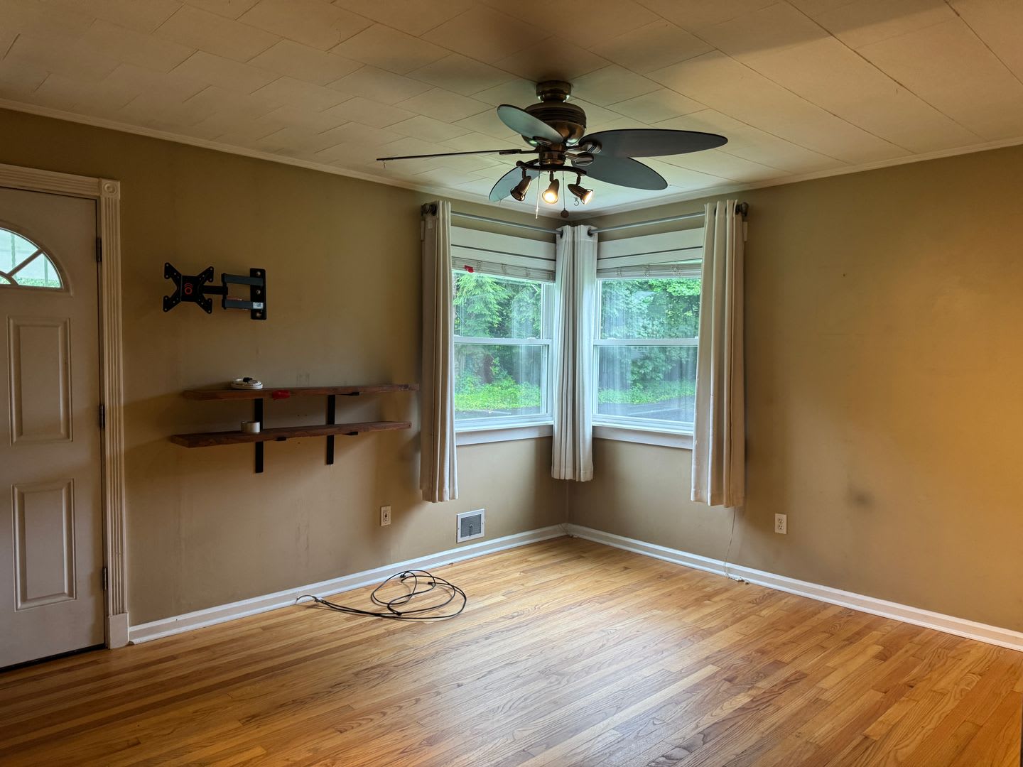 2 Bedroom with one car garage – photo 4