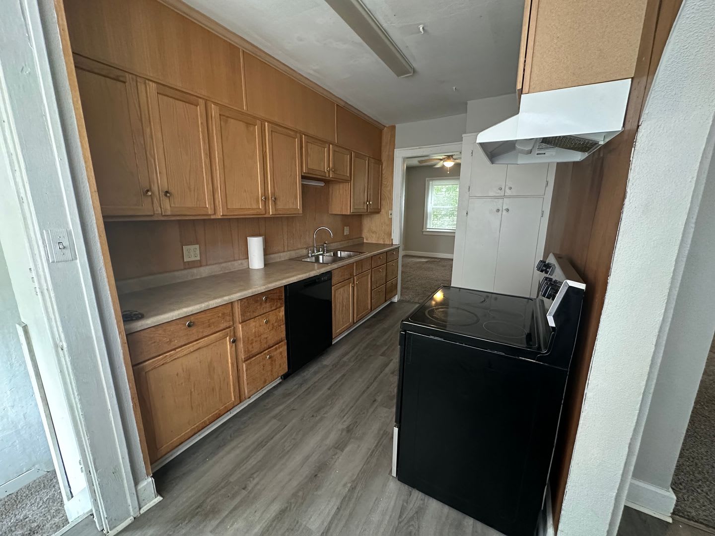 1122 W Rex St Walk To Ball State Spacious 4 Bed 1 5 Bath With In Unit Laundry Preleasing For August – photo 1