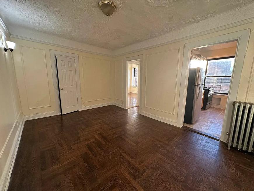 2079 Morris Avenue – photo 2