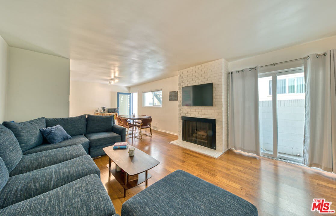 1524 Berkeley St – photo 3