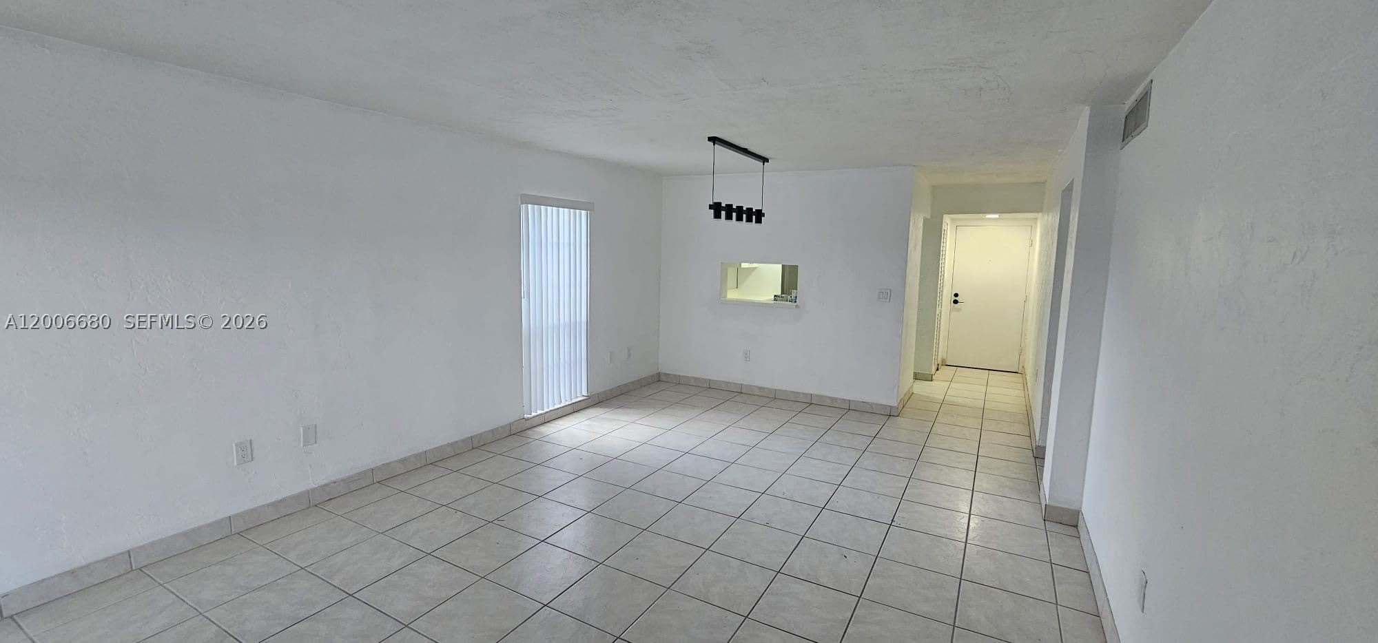 6884 N Kendall Dr – photo 2
