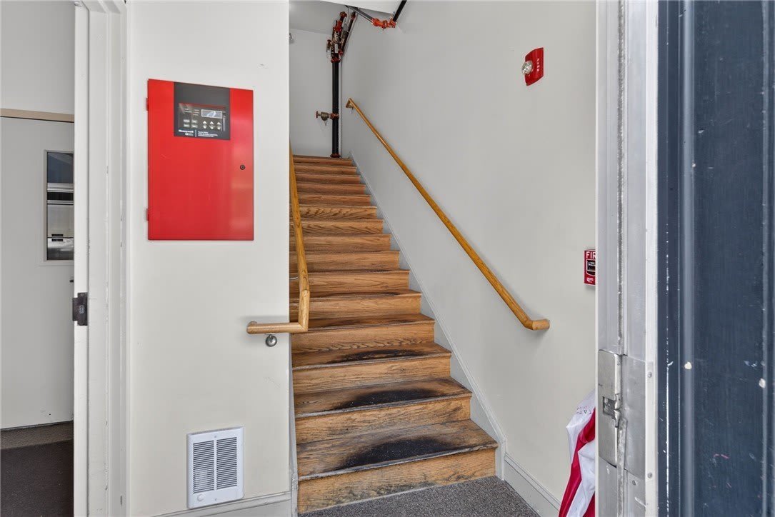 224 E State Street – photo 3