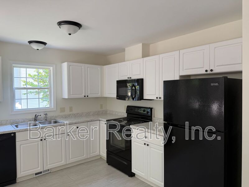704 Southampton Drive – photo 5