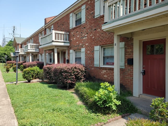 1207 Green Oaks Lane – photo 2