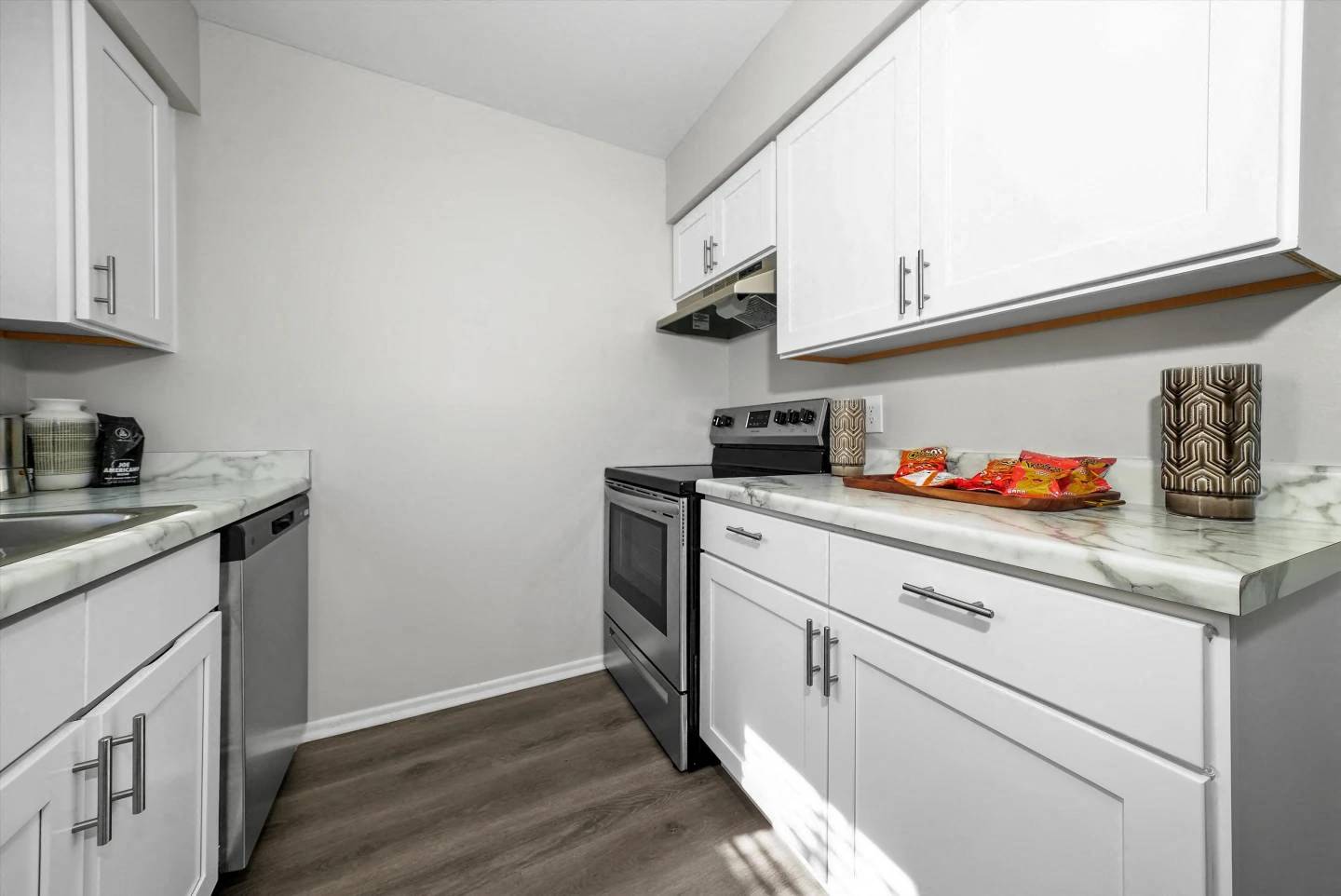 Whitcomb Terrace Apartments – photo 2