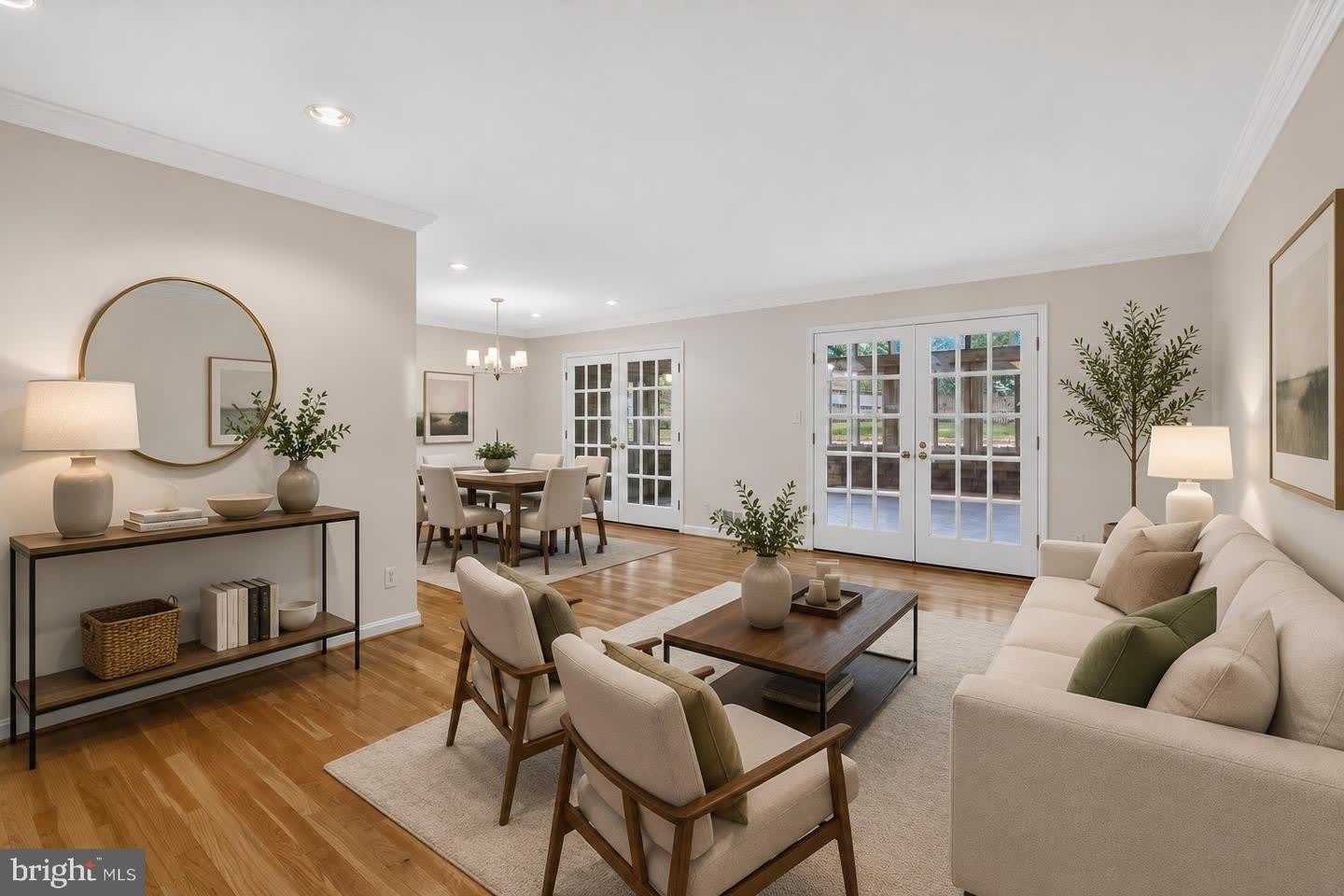 6035 CHATSWORTH LN – photo 3