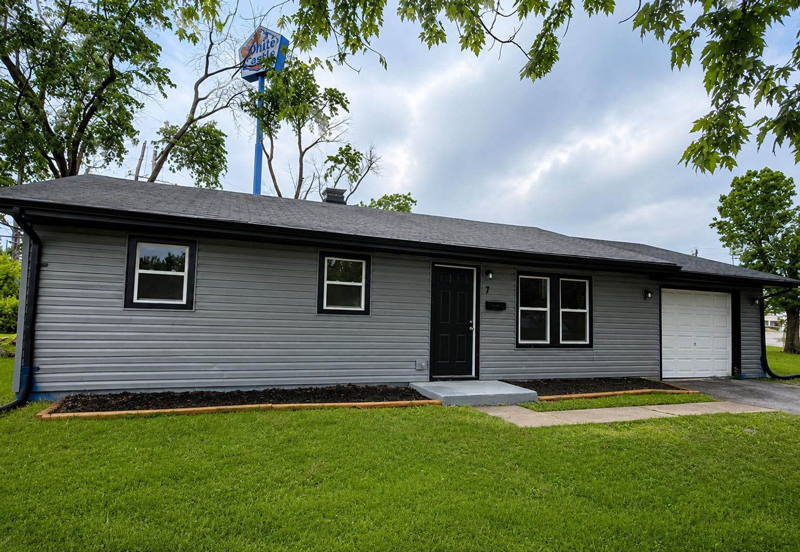 For Lease – photo 1