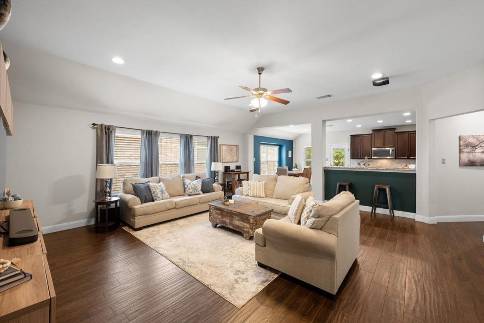 Beautifully Designed Home offering Modern Comfort Ready for Lease! – photo 4