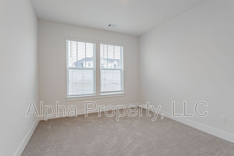 1554 Shallons Court – photo 5