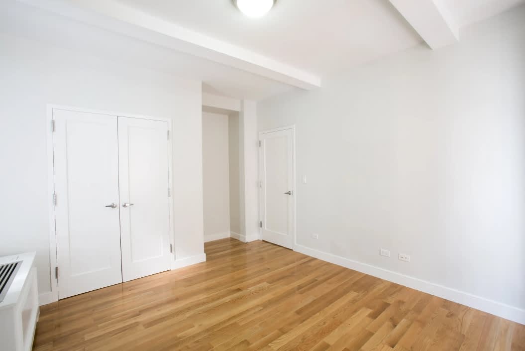 213 W 70th St – photo 5