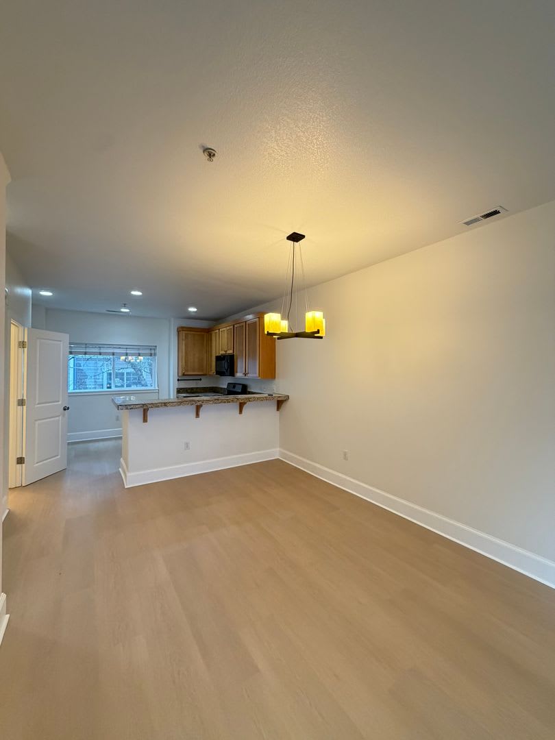 Beaverton TH. Huge 3rd bed/bonus room. Attached Garage- Close 2 Max – photo 5