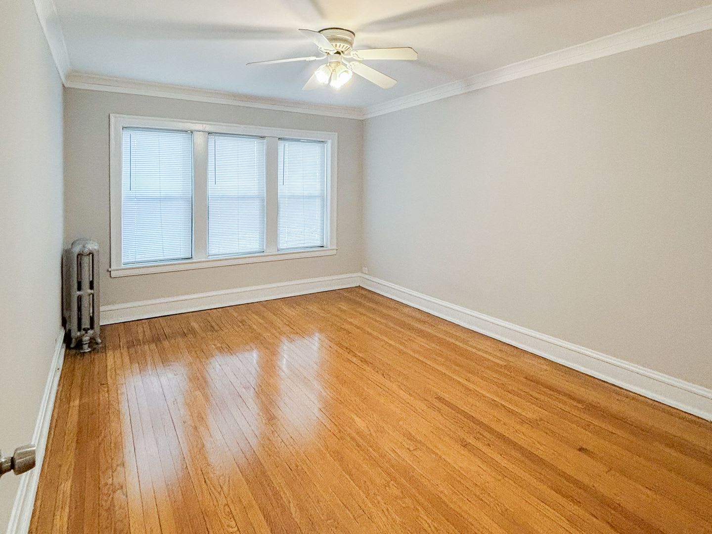 5073 N Wolcott Ave – photo 2