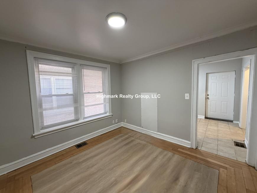 6304 North Oakley Ave – photo 4