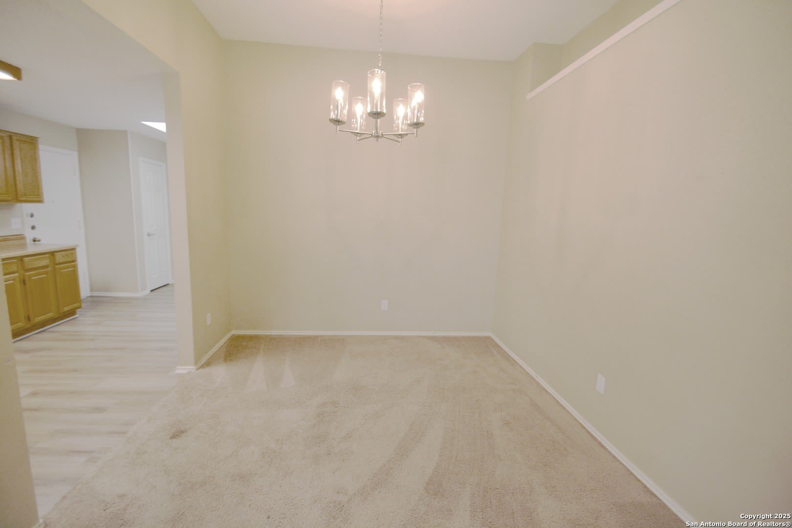 1011 HEDGESTONE DR – photo 5