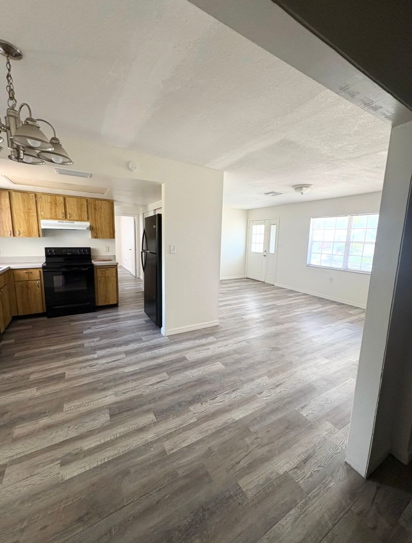 3 Bedroom 1 Bath Single Family Home – photo 3