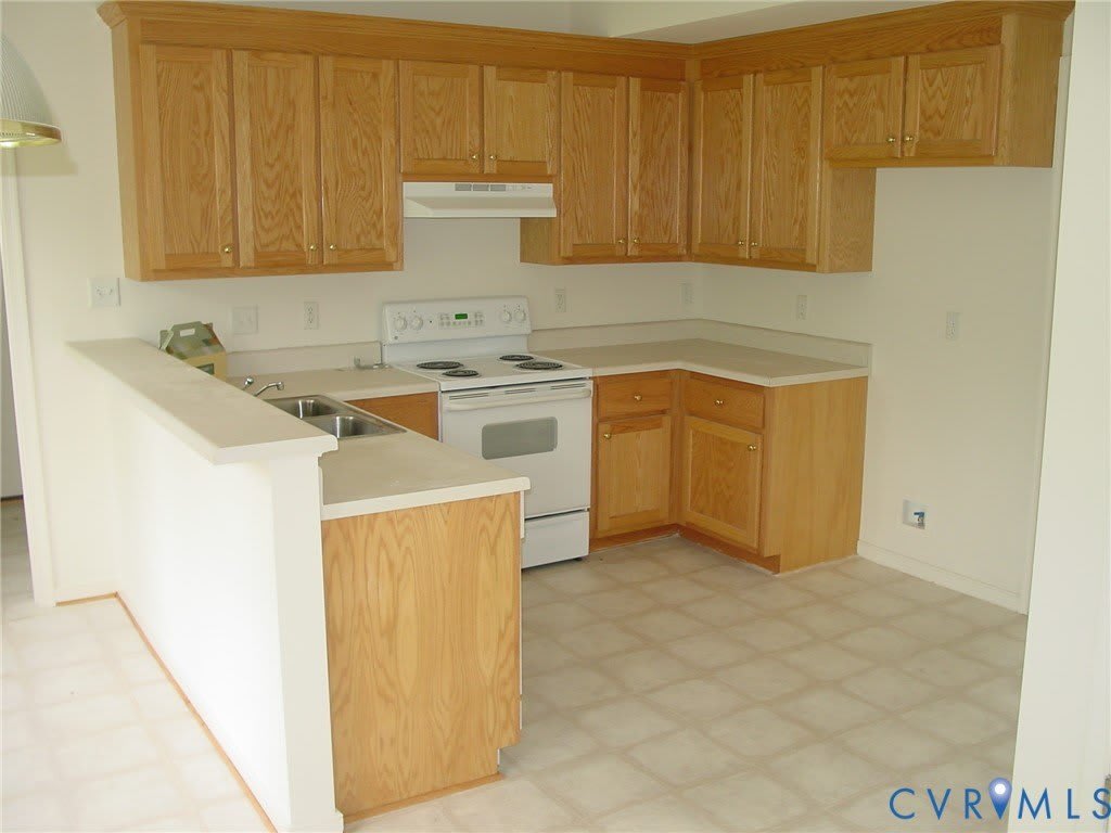 712 Francis Road – photo 4