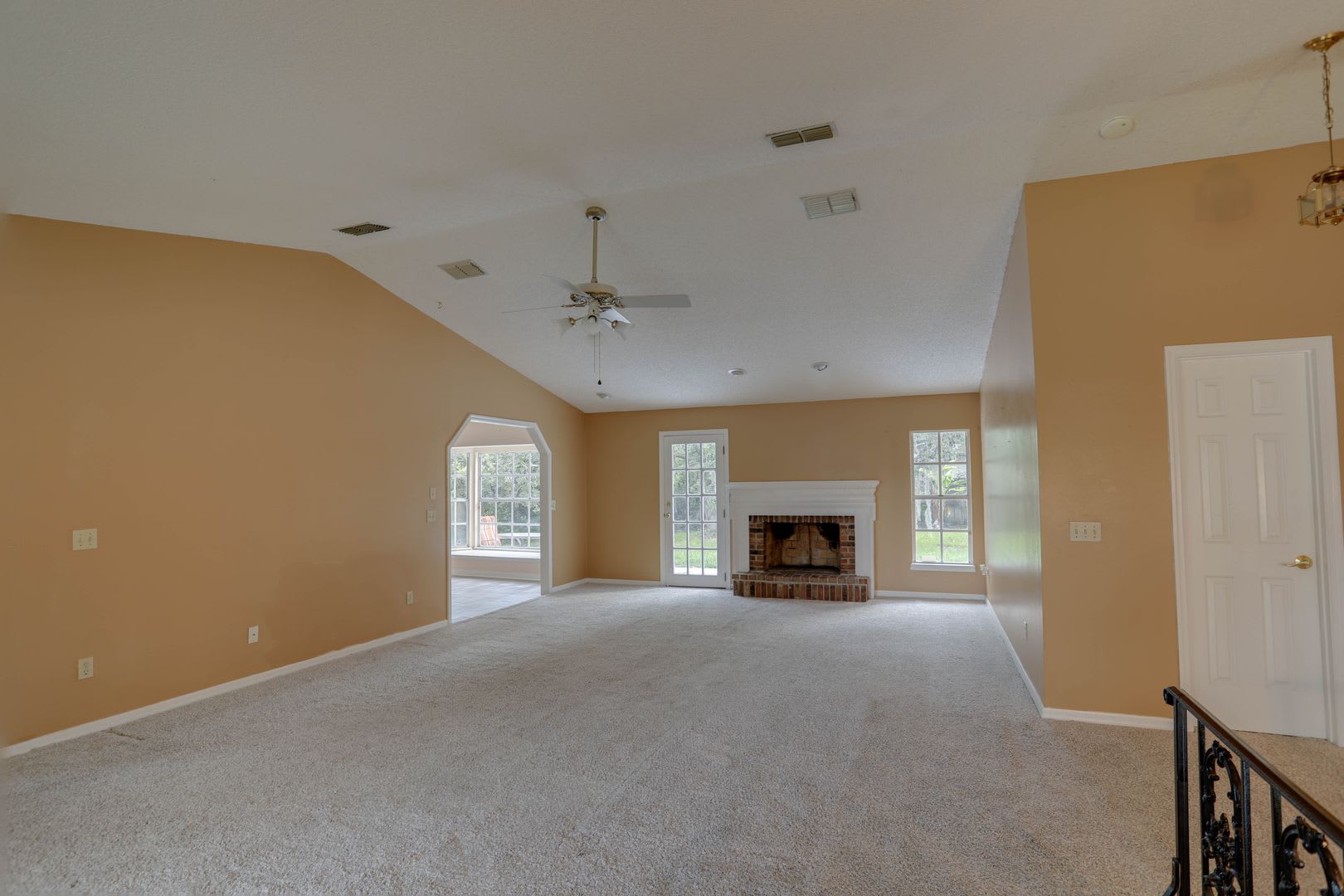 5212 Abelia Dr – photo 4