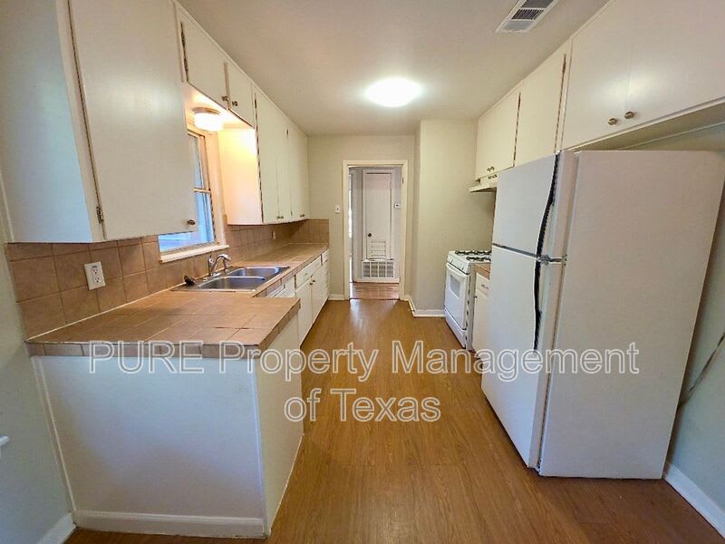 1408 Glencrest Dr – photo 5