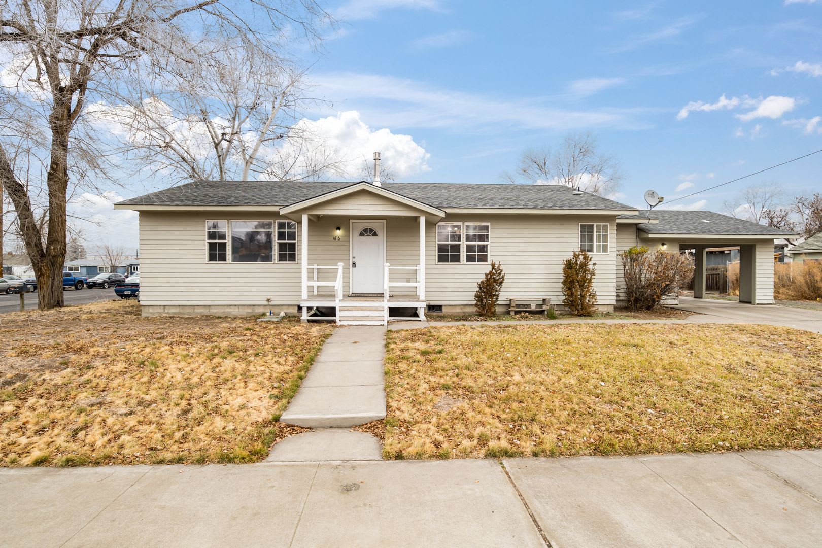 166 Se E St Madras Or – photo 1