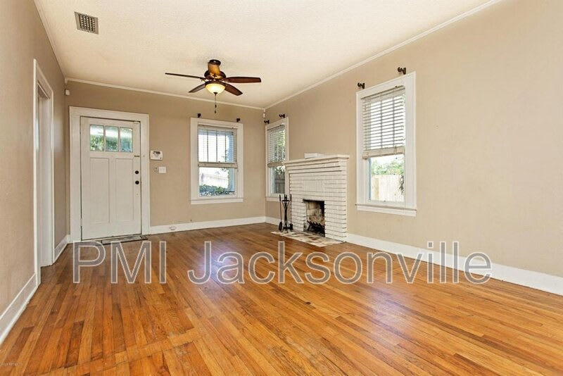 1211 Hollywood Ave – photo 4