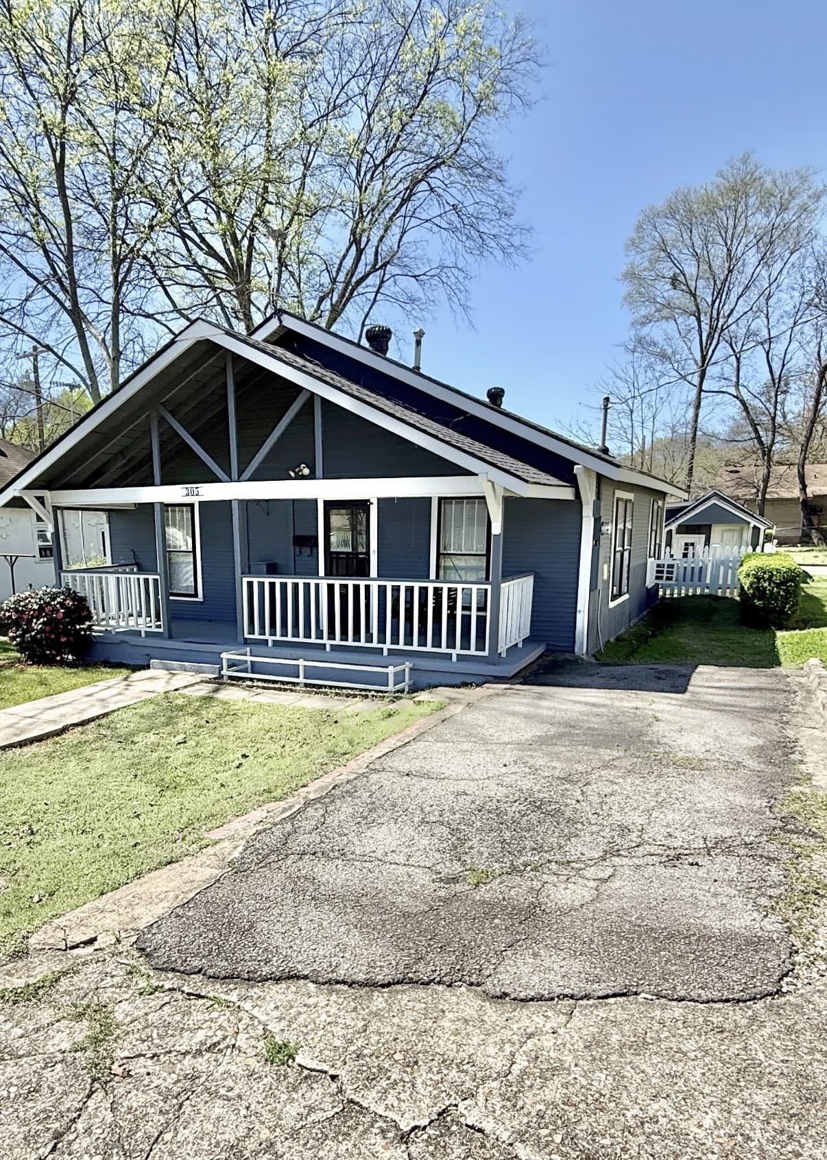 305 Beard Street – photo 2